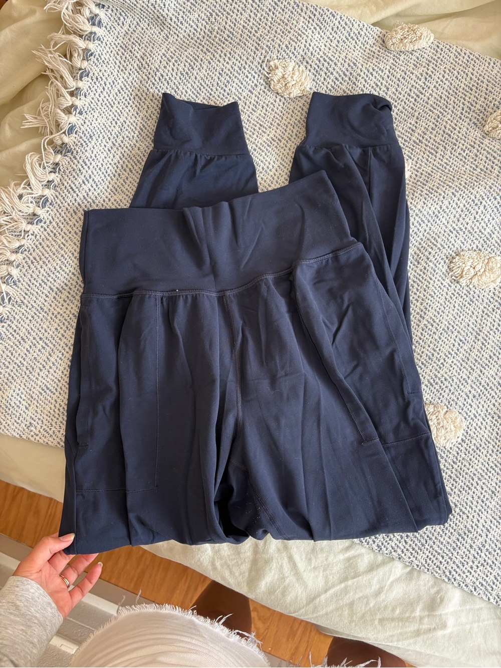 Athleta navy salutation joggers